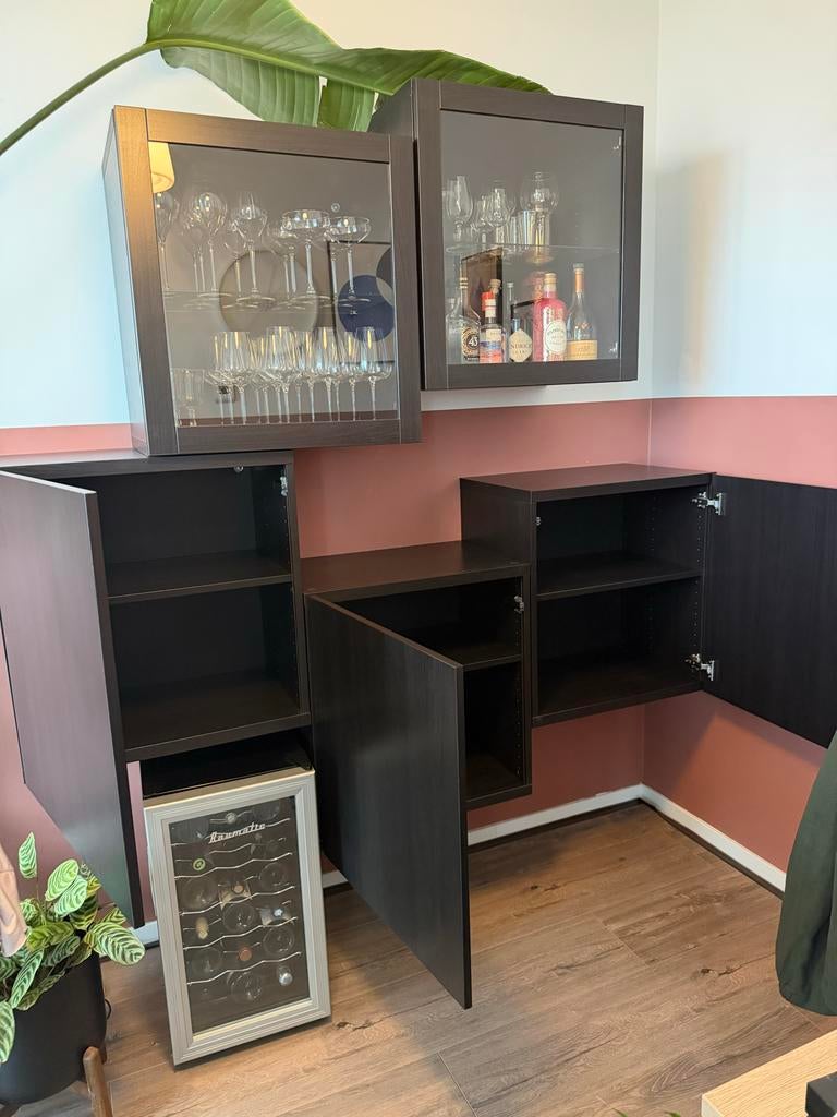 IKEA BESTA hangkast met (glazen) deuren en planken, Ophalen, Zo goed als nieuw