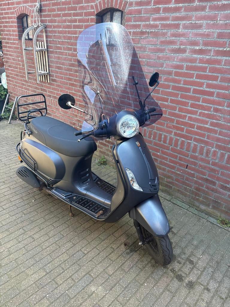Scooter La Souris mat zwart, Zo goed als nieuw, Benzine, Maximaal 25 km/u, 49 cc