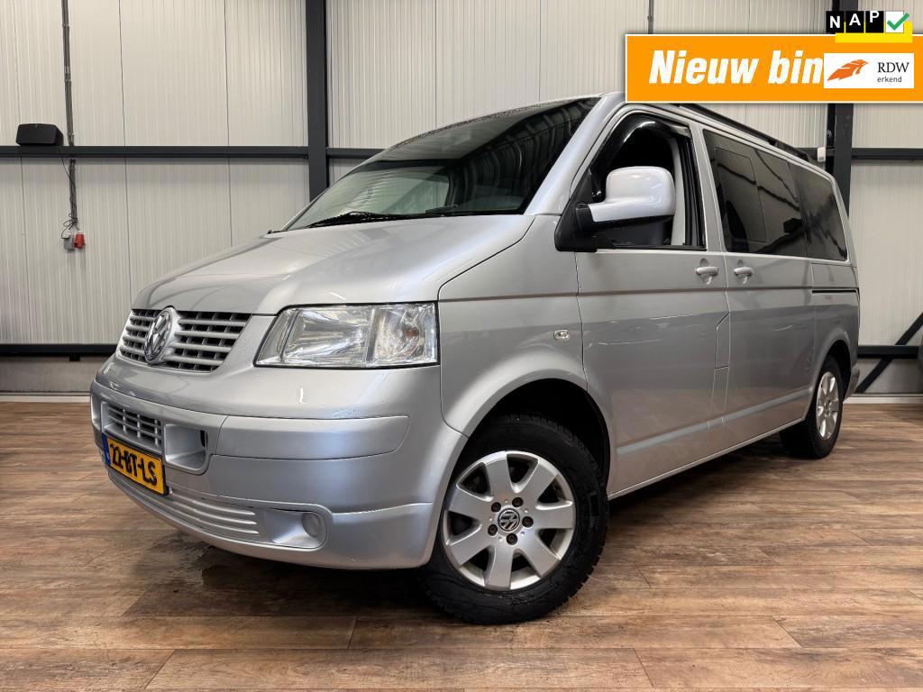 Volkswagen Transporter Dubbel Cabine 2.5 TDI 96KW 300 / CRUI, Auto's, Bestelauto's, Voorwielaandrijving, Metallic lak, Stof, Gebruikt