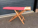 Vintage houten strijkplank met rood-wit gestreepte hoes, Ophalen, Gebruikt