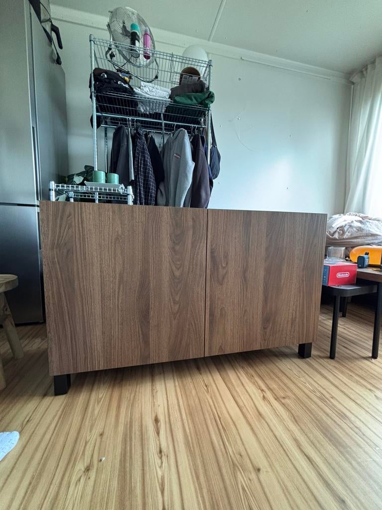 Besta Ikea kast walnoot gloednieuw, Huis en Inrichting, Ophalen, Zo goed als nieuw, 25 tot 50 cm