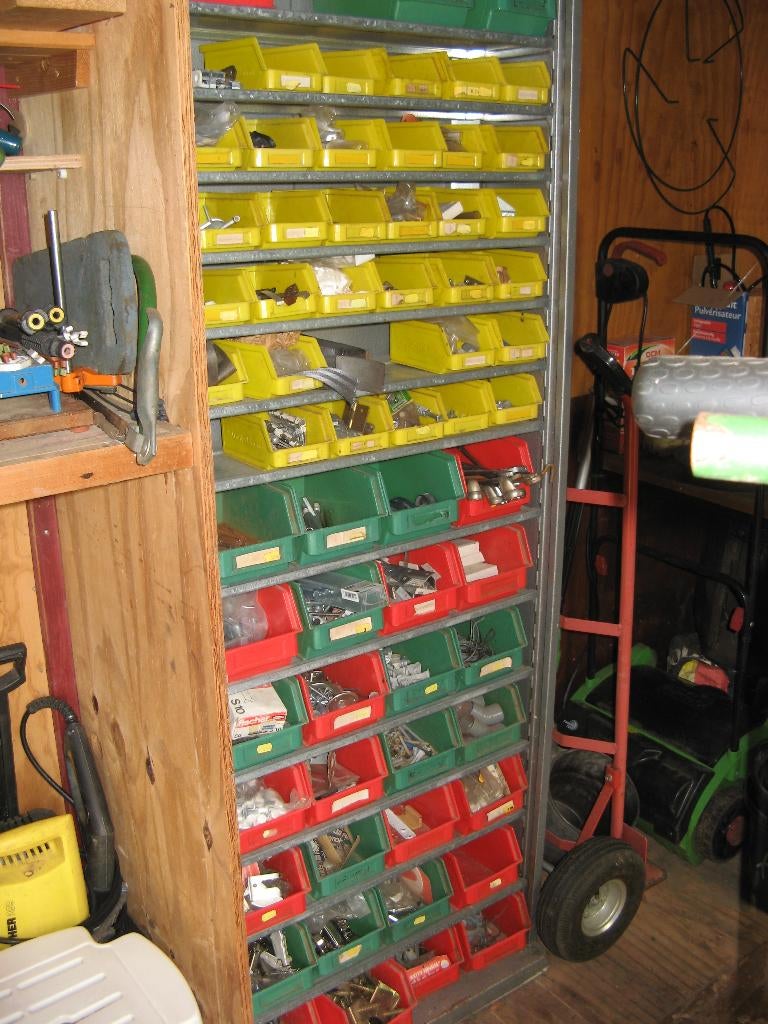 stalenbakjes kast, Ophalen, Gebruikt, Metaal