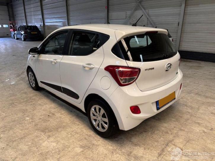 Hyundai i10 1.0 Comfort Plus Clima (bj 2014), Auto diversen, Schadeauto's, Hyundai, Handgeschakeld, Benzine, Hatchback, Wit
