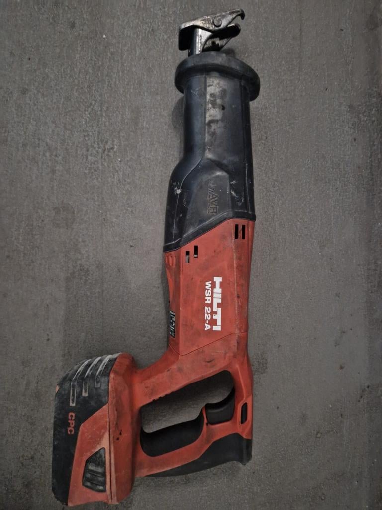 Hilti WSR 22-A Accu Reciprozaag - Krachtig en Draadloos, Gebruikt, 70 mm of meer, 600 tot 1200 watt, Reciprozaag