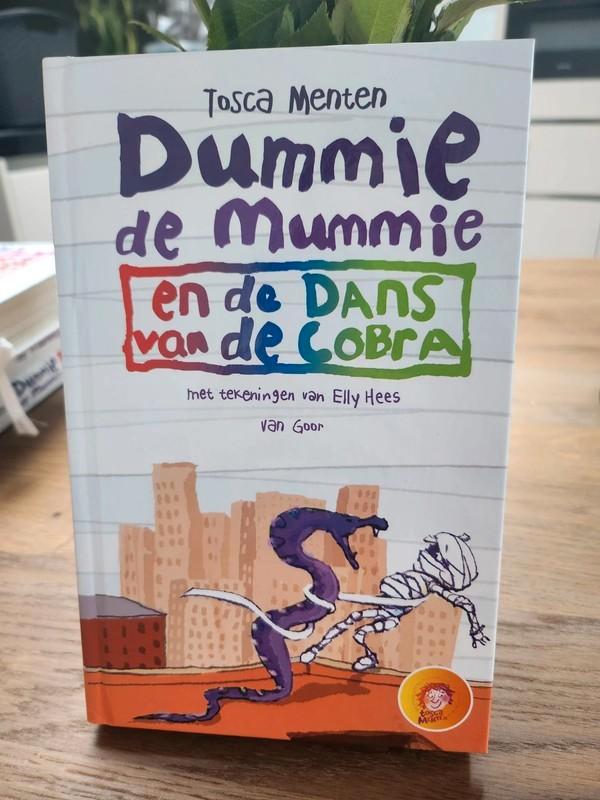 Dummie de mummie en de dans van de Cobra – deel 5, Boeken, Kinderboeken | Jeugd | onder 10 jaar, Zo goed als nieuw, Fictie algemeen