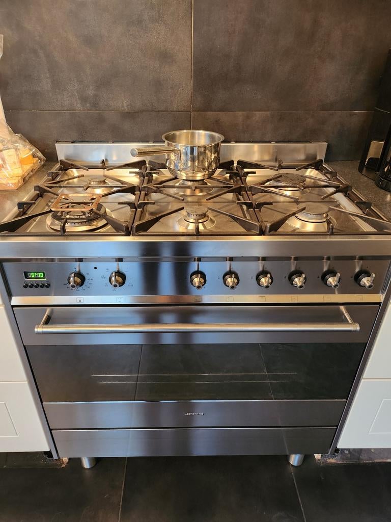 SMEG Gasfornuis met Oven - RVS, Witgoed en Apparatuur, Fornuizen, Ophalen, Gebruikt, 60 cm of meer, Gas