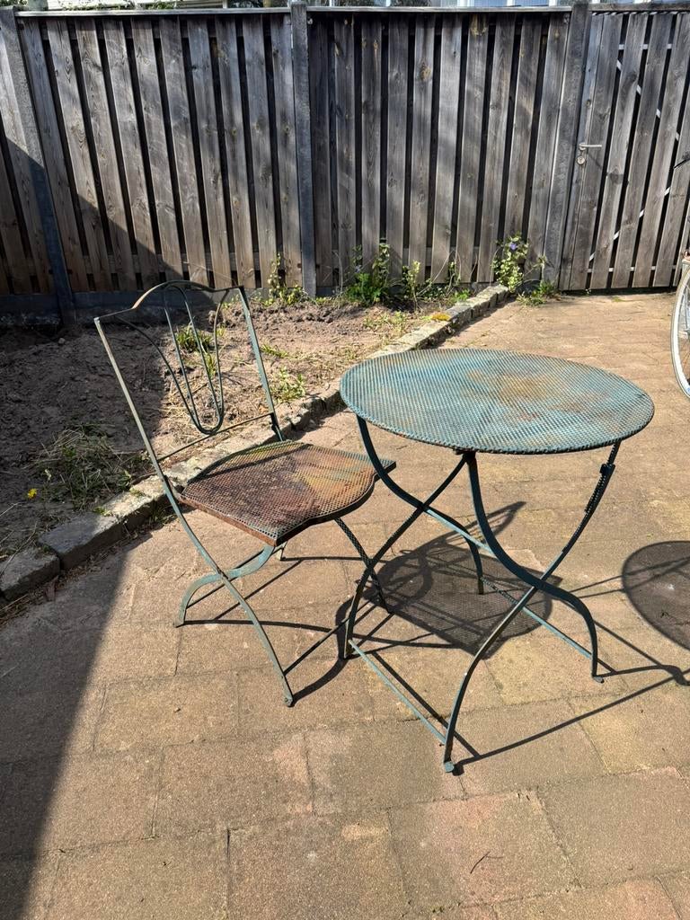 Ijzeren tafeltje en stoel, Tuin en Terras, Tuinsets en Loungesets, Overige materialen, Gebruikt, Stoel, Tuinset