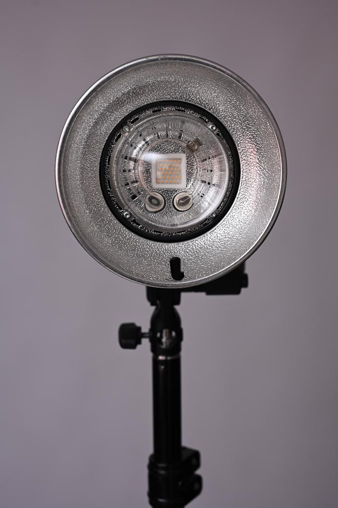 Elinchrom ONE Complete set, Ophalen, Zo goed als nieuw, Lamp of Flitsset