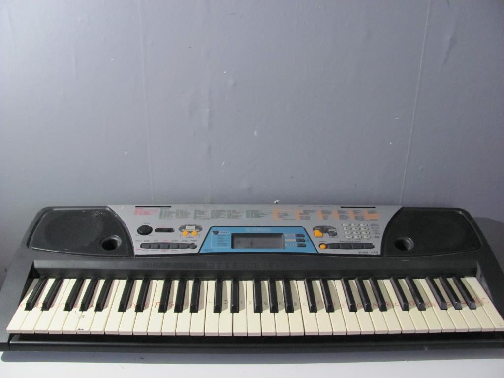 YAMAHA psr 170 keyboard met voice, Muziek en Instrumenten, Keyboards, Ophalen, 61 toetsen, Yamaha, Zo goed als nieuw