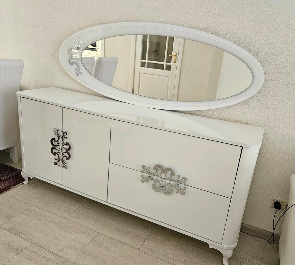 Dressoir kast en spiegel, Hoogglans dressoir (lbh 180×42x80cm), Glas, 150 tot 200 cm, Ophalen of Verzenden