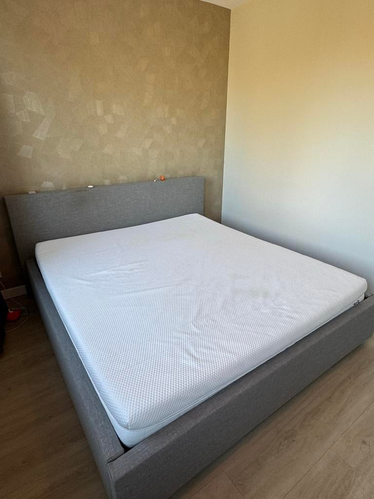 Luxe Ikea matras 180x200 - stoom gereinigd, Ophalen, Tweepersoons, Zo goed als nieuw, Matras