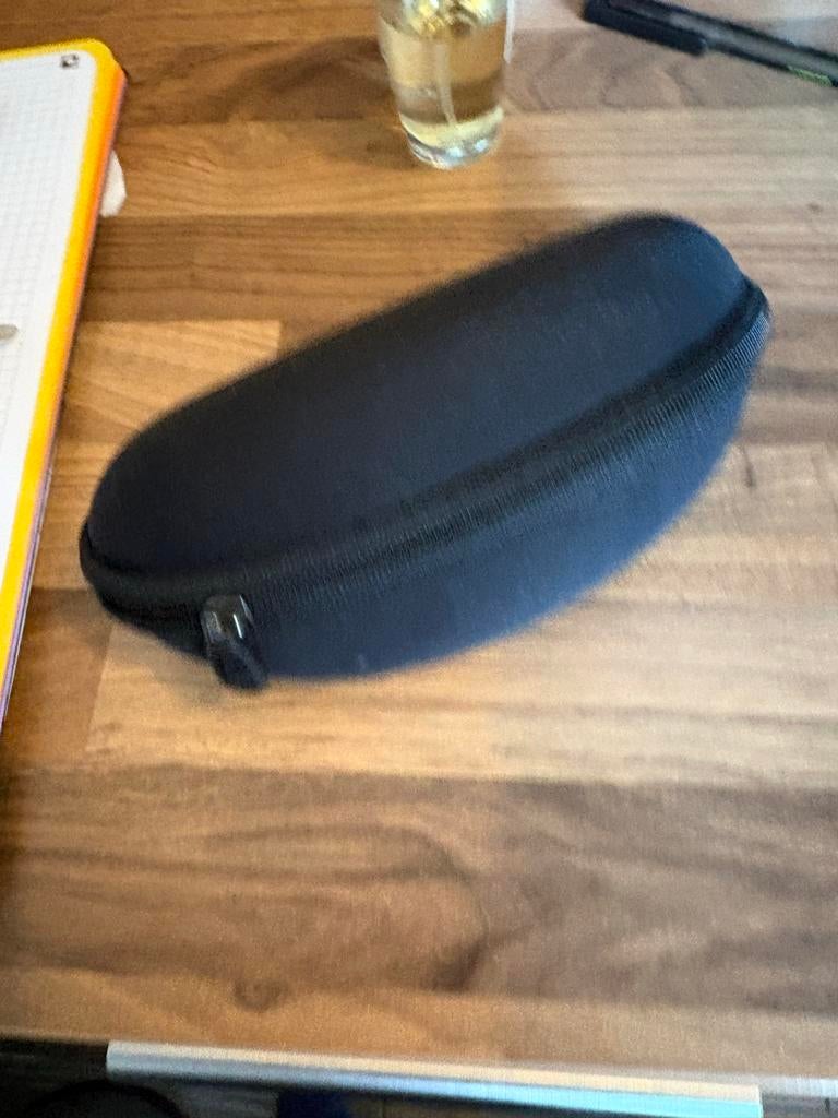 Oakley zonnebril - Zo goed als nieuw, Ophalen of Verzenden, Zo goed als nieuw, Zonnebril, Oakley