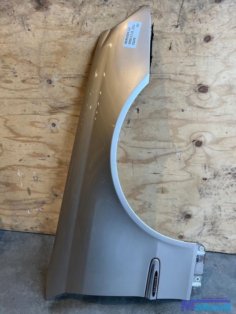 MERCEDES CLK W209 Beige C693 rechts voorscherm 2002-2010, Gebruikt, Mercedes-Benz AG, Mercedes-Benz, Ophalen of Verzenden