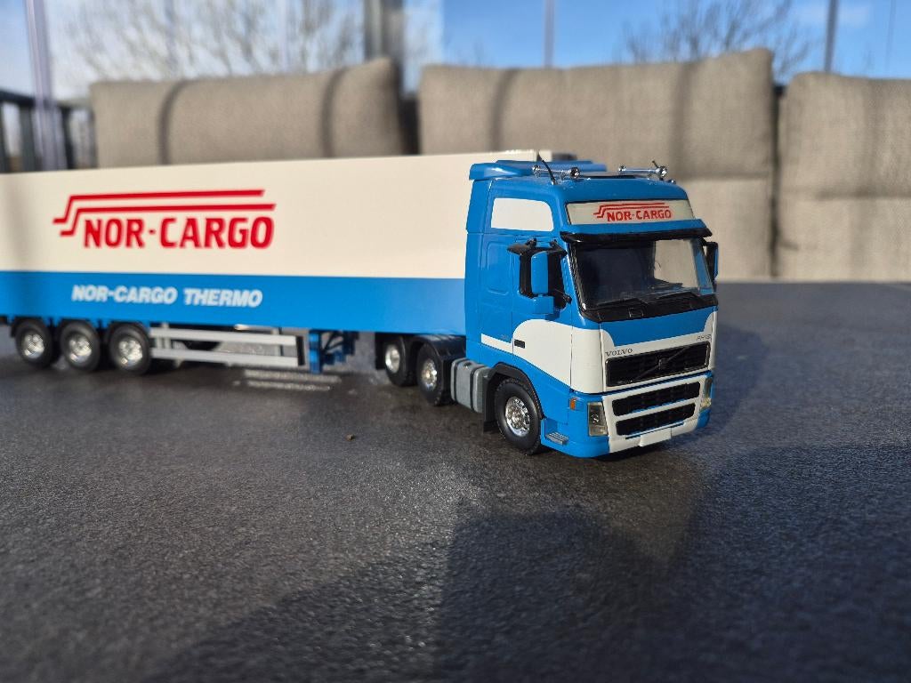 Tekno Volvo FH12 globetrotter Nor Cargo, Ophalen of Verzenden, Zo goed als nieuw, Bus of Vrachtwagen, Tekno