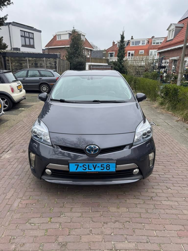 Toyota Prius 1.8 Plug-in Hybrid 136PK Aut 2013 Grijs, Auto's, Toyota, 75 €/maand, Prius, Te koop, 1400 kg