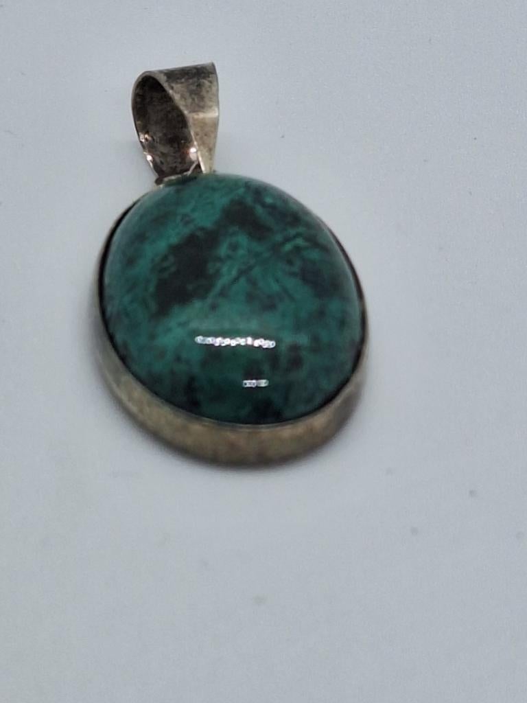 Zilveren Hanger met Groene Steen - Ruim 3 cm, Gebruikt, Overige voorstellingen, Ophalen of Verzenden, Met edelsteen