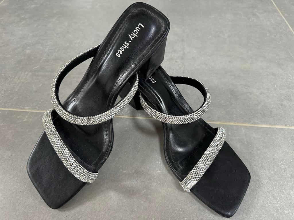 Zwarte Lucky Shoes muiltjes met strass bandjes, Kleding | Dames, Schoenen, Zwart, Nieuw, Sandalen of Muiltjes, Ophalen of Verzenden