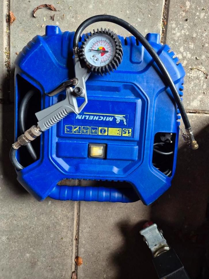 Compacte en krachtige Michelin compressor, Doe-het-zelf en Verbouw, Compressors, Gebruikt, 10 bar of meer, Minder dan 25 liter