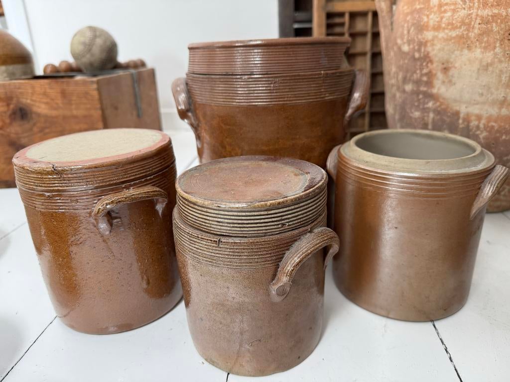 4 oude bruine potten met 3 deksels, Antiek en Kunst, Antiek | Keramiek en Aardewerk, Ophalen