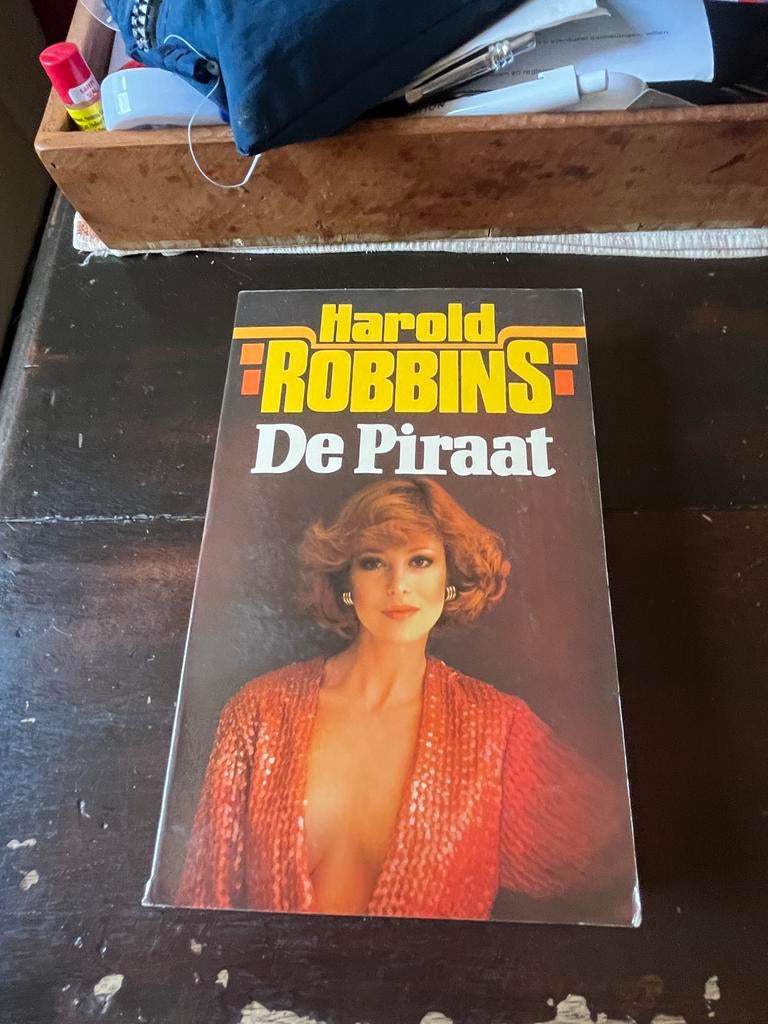 De Piraat - Harold Robbins (Uitgeverij Luitingh - Utrecht), Ophalen of Verzenden, Gelezen, Nederland