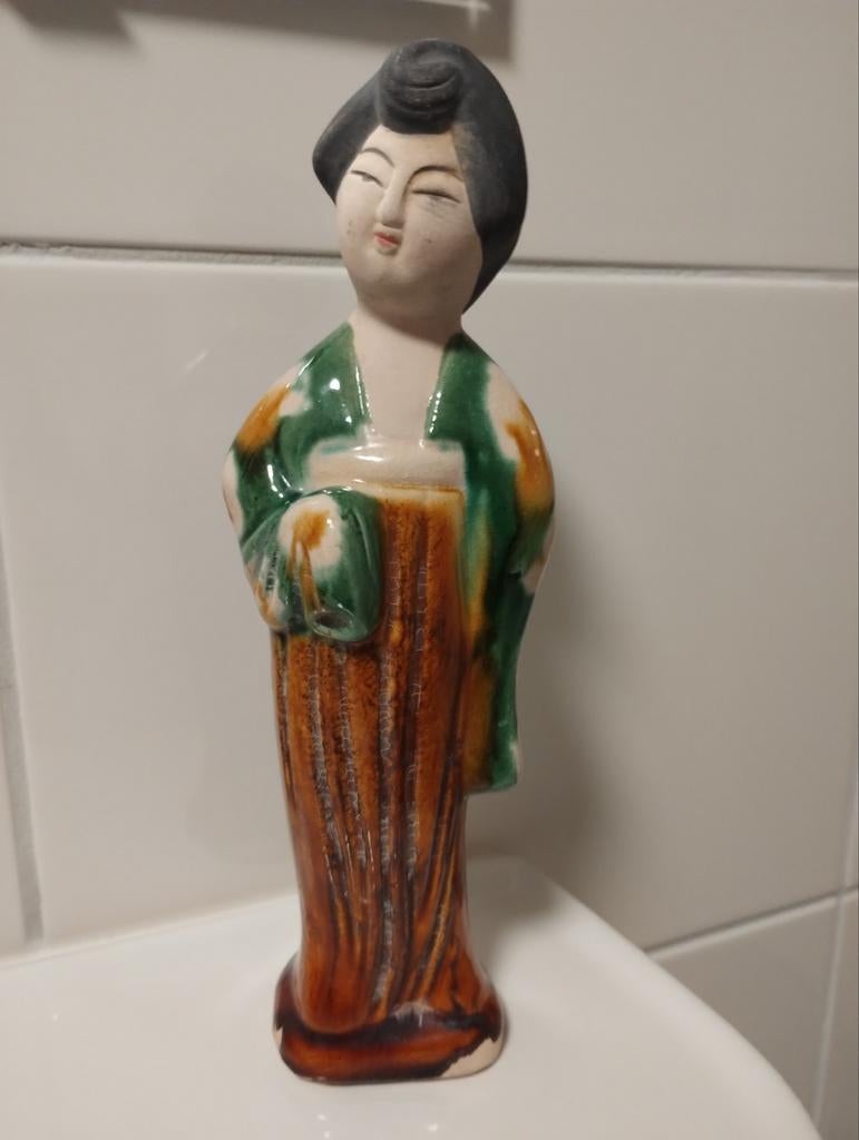 Oud chinees Tang dynastie sancai majolica Palace maid, Antiek en Kunst, Ophalen of Verzenden