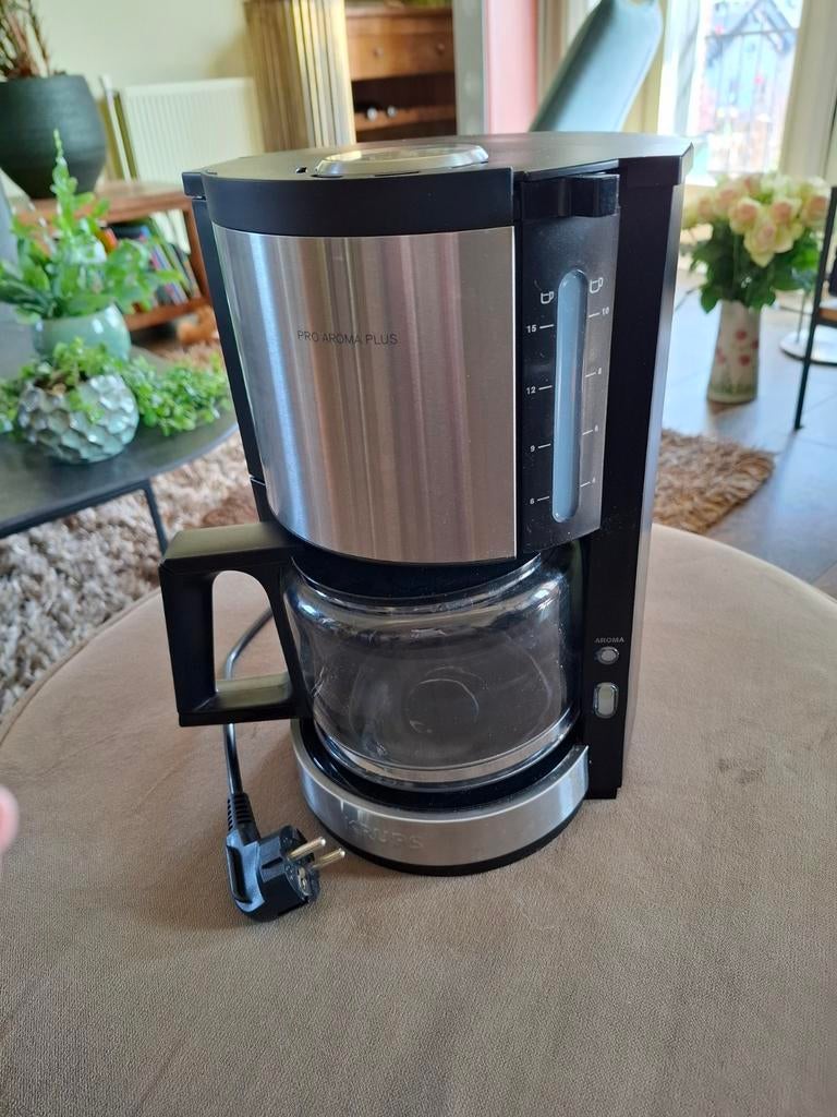 Krups KM321 ProAroma Plus Koffiezetapparaat, Ophalen, Afneembaar waterreservoir, Gebruikt, 10 kopjes of meer