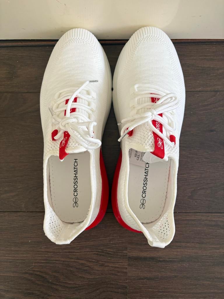 Nieuwe witte sportschoenen met rode accenten, Kleding | Dames, Sportkleding, Wit, Nieuw, Ophalen of Verzenden, Maat 42/44 (L)
