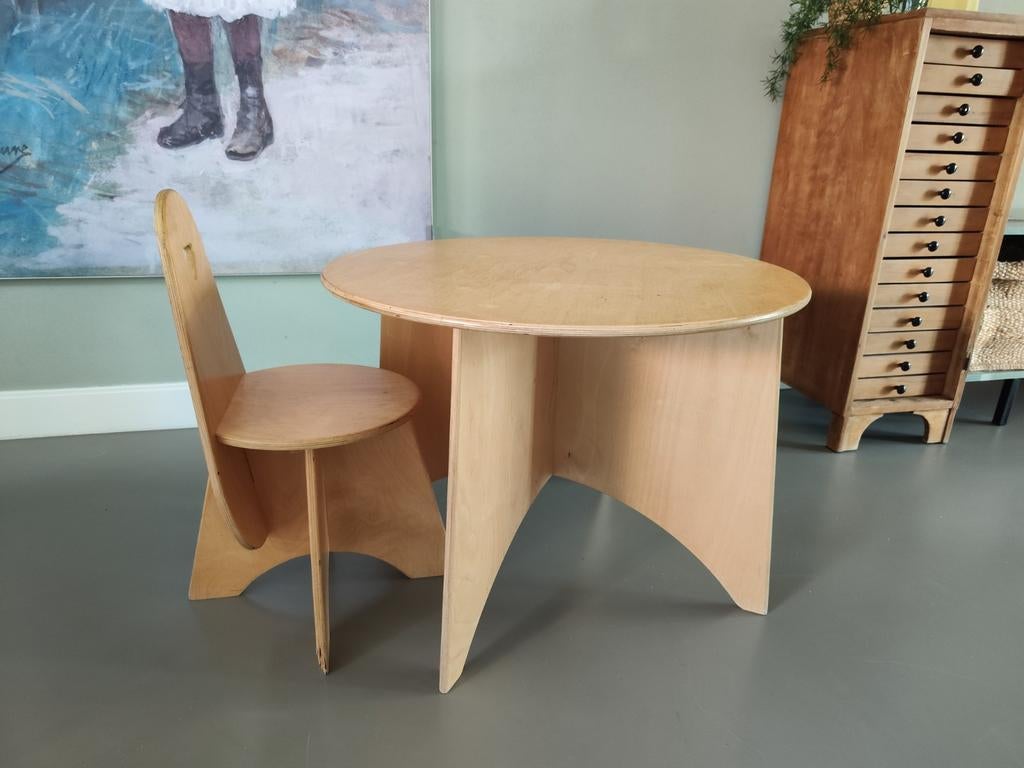 Stevige houten kinderspeeltafel van schoolkwaliteit, Kinderen en Baby's, Kinderkamer | Tafels en Stoelen, Ophalen