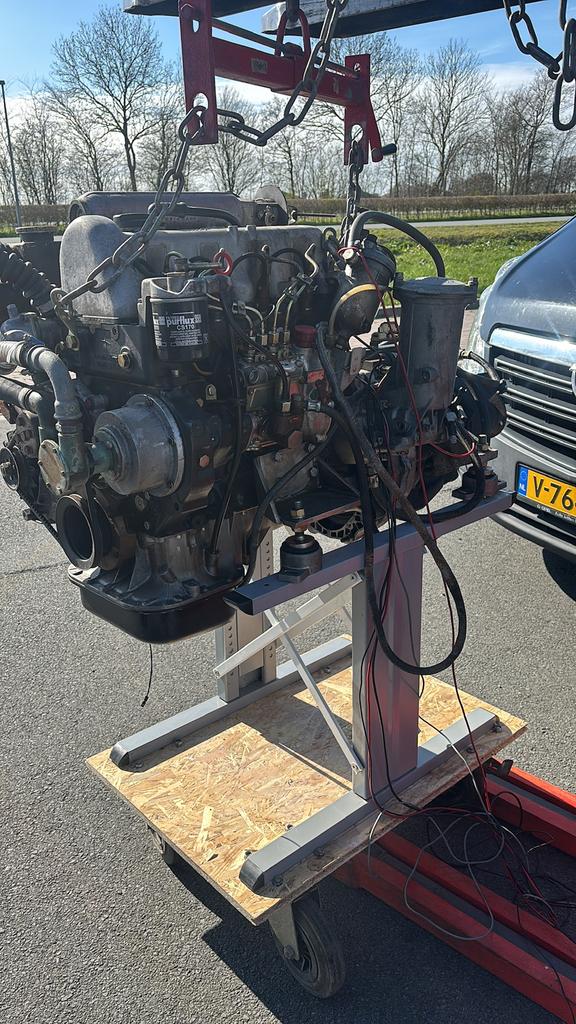 Mercedesmotor om 615 met velvet keerkoppeling, Doe-het-zelf en Verbouw, Motoren, Gebruikt, Dieselmotor, Ophalen of Verzenden