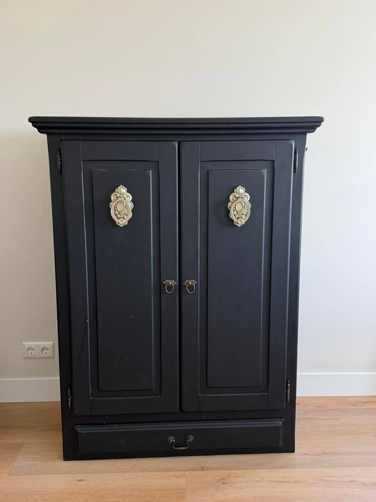 Zwarte antieke kast, Antiek en Kunst, Ophalen