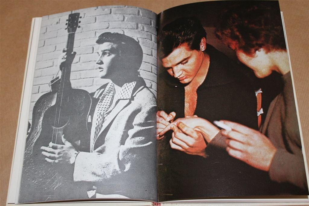 Elvis Presley. De biografie van een fenomeen., Ophalen of Verzenden, Gelezen, Artiest