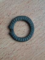 Ringbroche 13-14e eeuw brons, bodemvondst, Ophalen of Verzenden