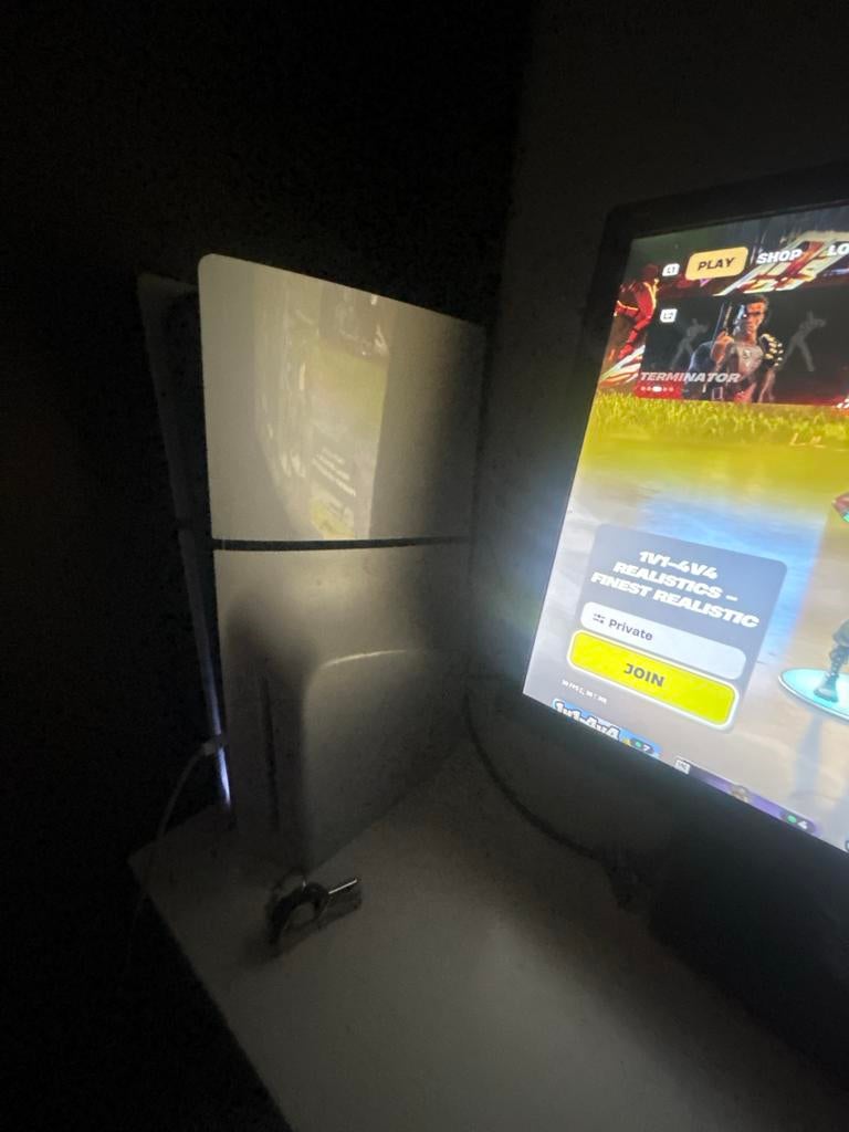 Ps5 slim edition disc, Spelcomputers en Games, Online, Ophalen of Verzenden, Zo goed als nieuw, 3 spelers of meer