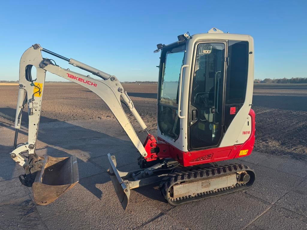 Takeuchi TB216 Minikraan Bj 2017 nette staat Minigraver, Zakelijke goederen, Machines en Bouw | Kranen en Graafmachines, Ophalen