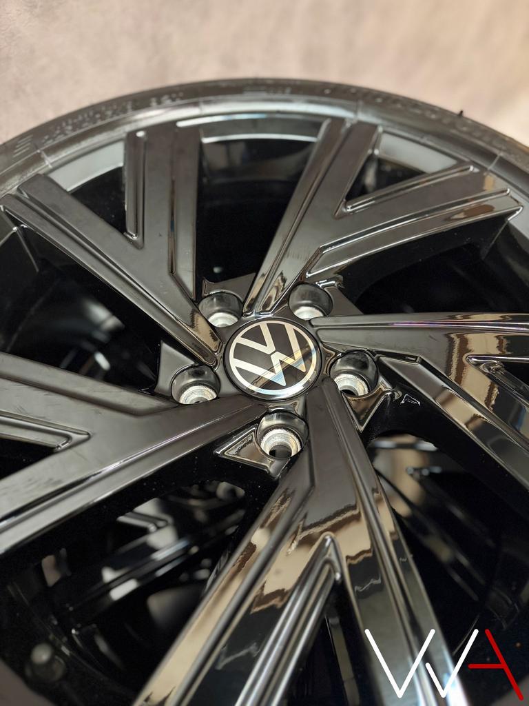 18'' Volkswagen Golf 8 R-Line GTI Bergamo wielenset OEM, 18 inch, Gebruikt, -, -