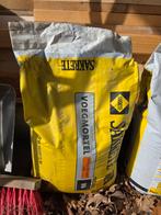 2 zakken Voegmortel zwart sakrete., Ophalen, Nieuw