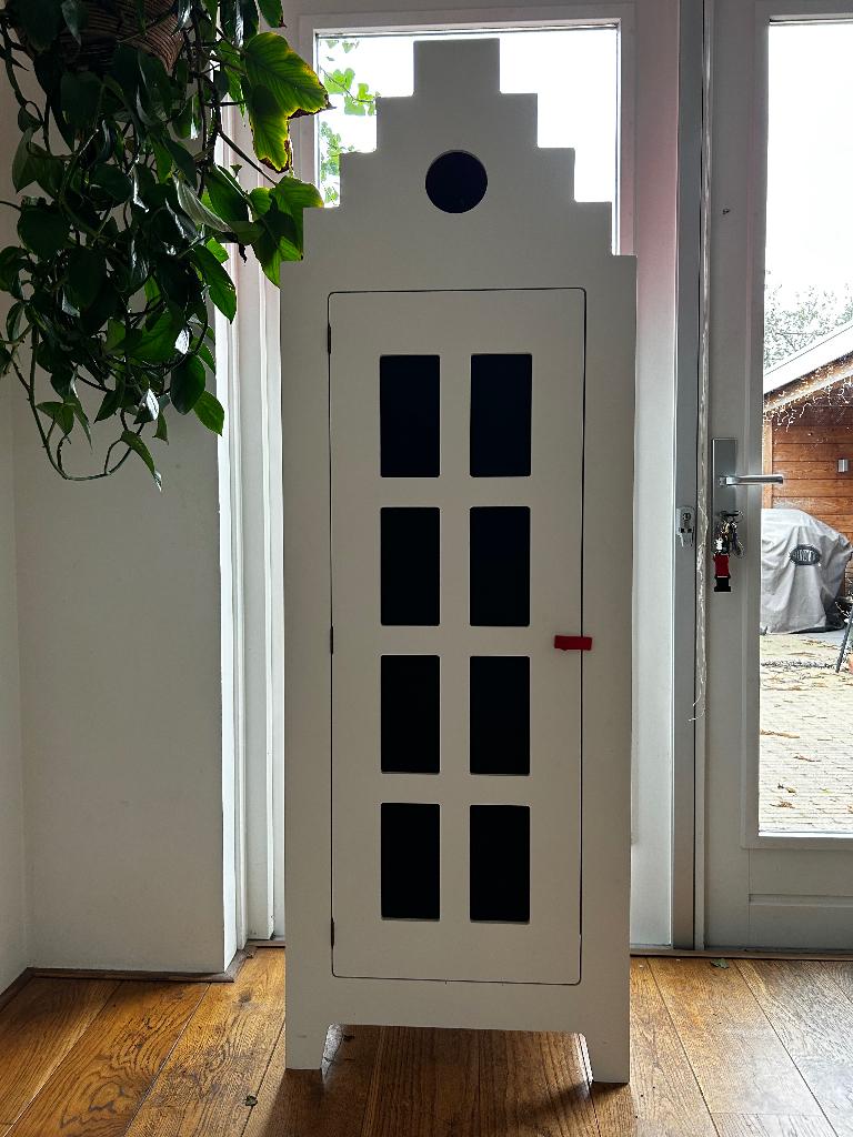 Kinderkast, Ophalen, 105 cm of meer, Zo goed als nieuw, Minder dan 50 cm