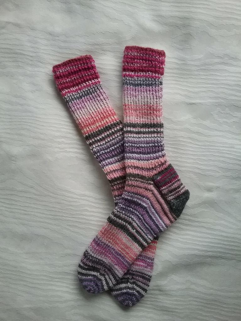 Mooie nieuwe handgebreide warme  sokken maat 37/38, Kleding | Dames, Sokken en Kousen, Ophalen of Verzenden, Nieuw, Sokken en Kniesokken