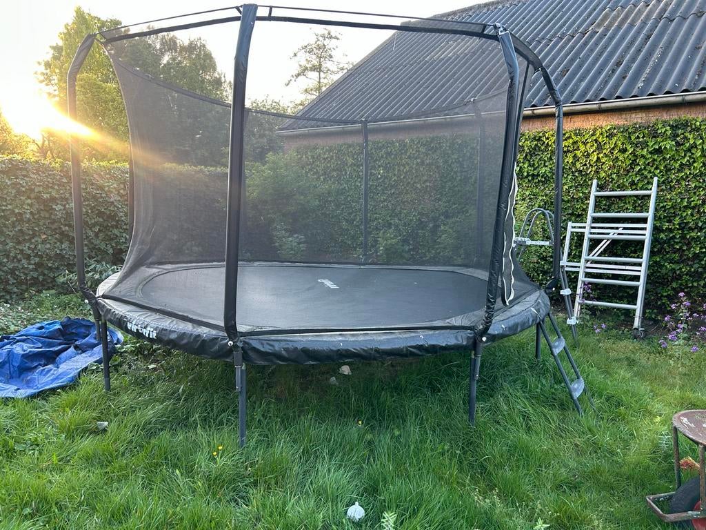 Trampoline met veiligheidsnet en trapje, Ophalen, Gebruikt