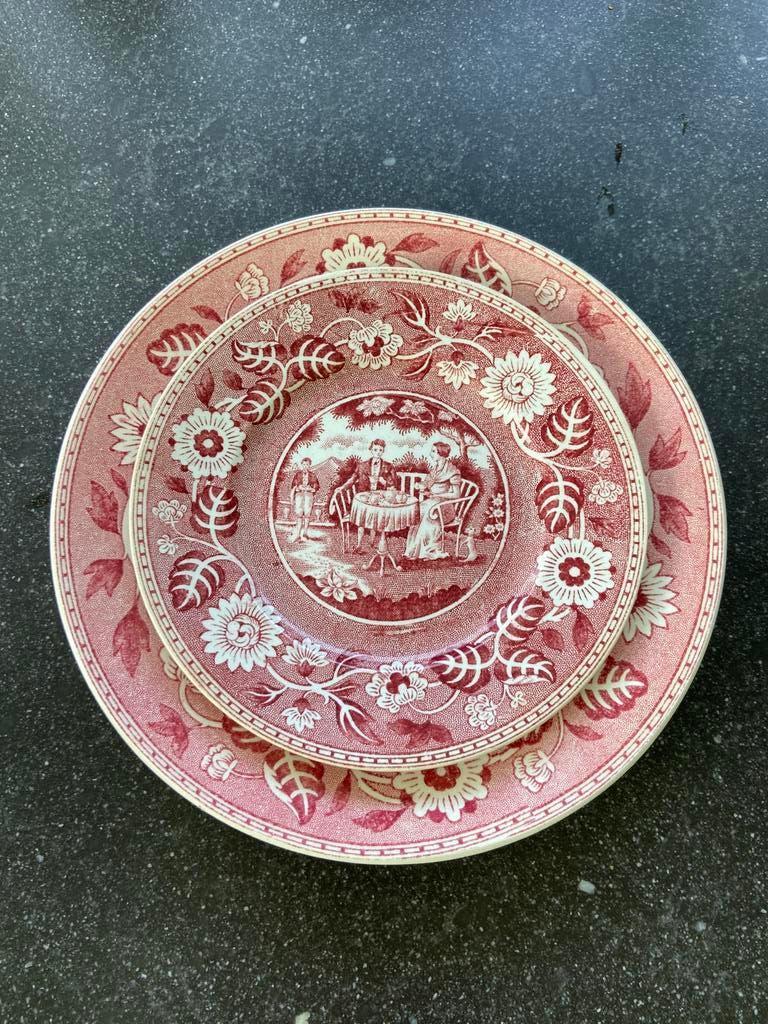 Teadrinker rood Societe Ceramique oud bord en schotel gaaf, Antiek en Kunst, Antiek | Servies los, Ophalen of Verzenden