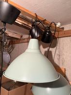 hanglampen - diverse kleuren met stekers een lamp, Huis en Inrichting, Lampen | Hanglampen, Ophalen of Verzenden, Gebruikt, Metaal