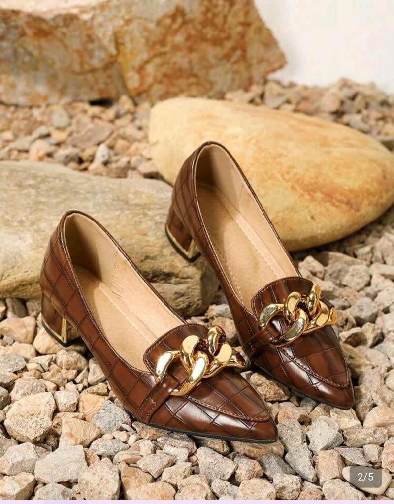 Elegante bruine pumps met gouden chain detail, Shein, mt 38, Kleding | Dames, Schoenen, Pumps, Bruin, Nieuw, Ophalen of Verzenden
