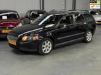 Volvo V50 2.4 Kinetic Nieuwe APK NAP Trekhaak Cruise PDC, Gebruikt, 700 kg, Zwart, Origineel Nederlands