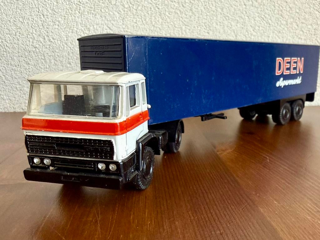 Lion Car DEEN Supermarkten, DAF 2300 met trailer als nieuw‼️, Hobby en Vrije tijd, Ophalen of Verzenden, Zo goed als nieuw, Bus of Vrachtwagen