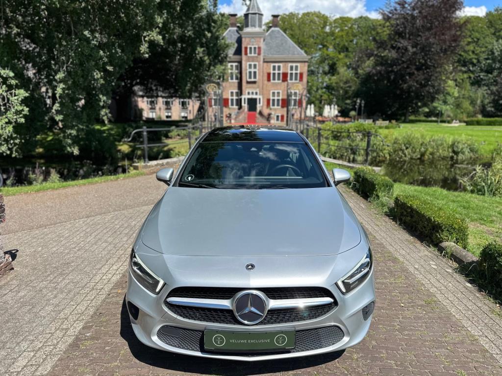 Mercedes-Benz A-Klasse 250 e | Pano | Leder | Memory | Camer, Stof, Gebruikt, Zwart, 16 kWh