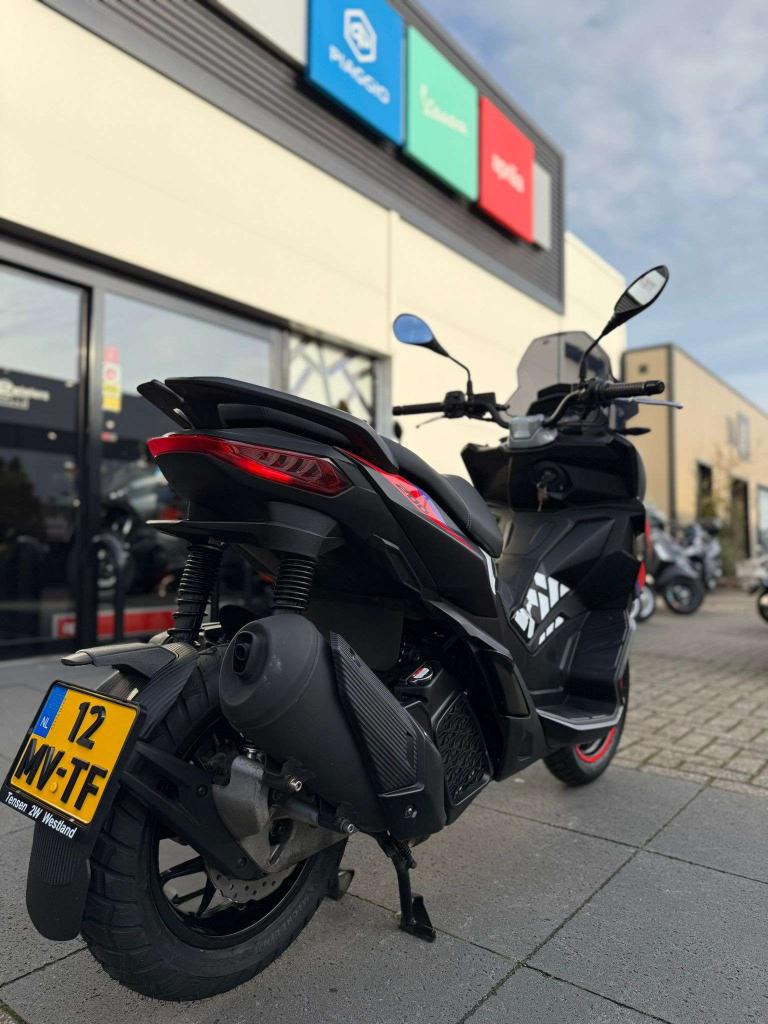 Aprilia SR GT 200 Replica, Motoren, Motoren | Aprilia, Niet ingevuld, Scooter, Bedrijf, Niet ingevuld