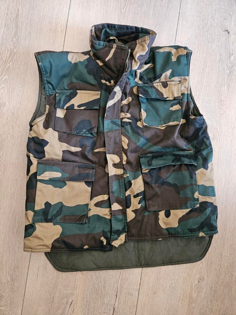 Camouflage bodywarmer maat 164 met zakken, Kinderen en Baby's, Kinderkleding | Maat 164, Ophalen of Verzenden, Zo goed als nieuw