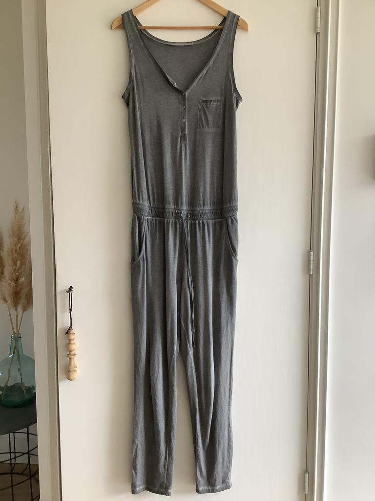 Geisha jumpsuit maat M, Kleding | Dames, Jumpsuits, Verzenden, Zo goed als nieuw, Maat 38/40 (M), Grijs