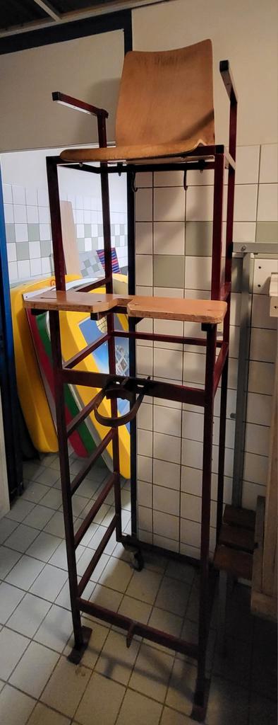 Vintage Scheidsrechtersstoel / Hoge Stoel, Huis en Inrichting, Stoelen, Gebruikt, Eén, Hout, Metaal, Overige kleuren, Ophalen of Verzenden