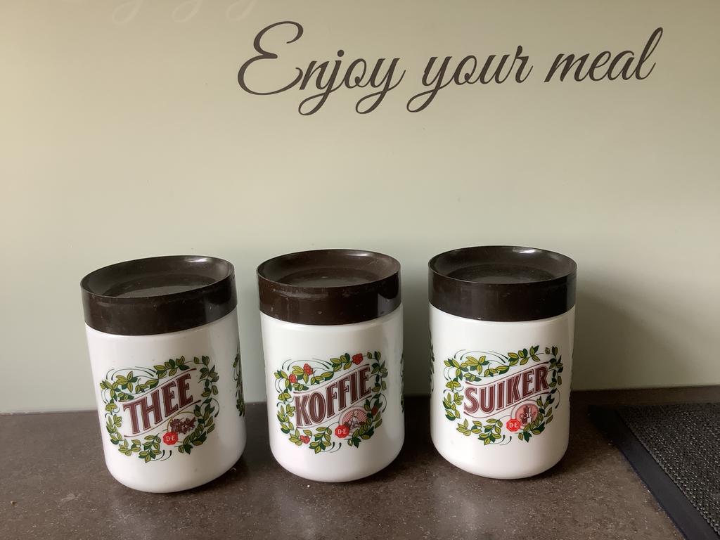 Drie voorraadpotten thee koffie suiker, Ophalen of Verzenden, Zo goed als nieuw, Overige materialen, Pot, Bus of Blik